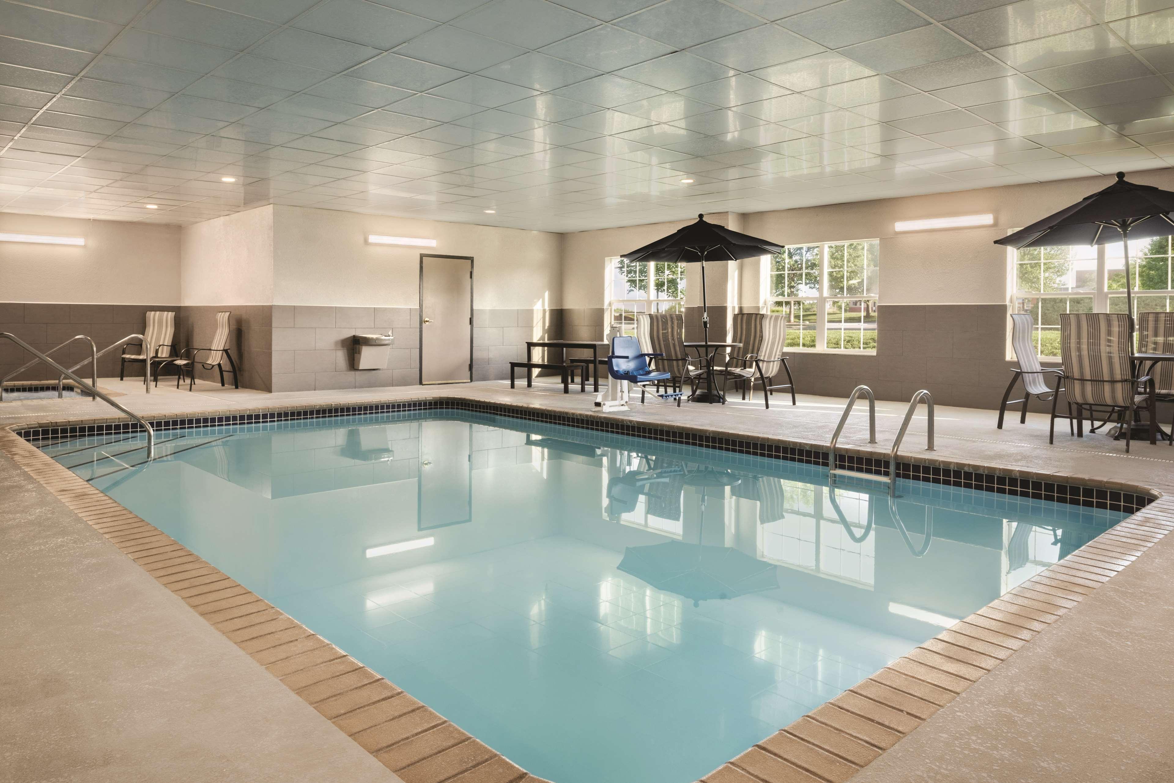 Country Inn & Suites By Radisson, Coralville, Ia Zewnętrze zdjęcie